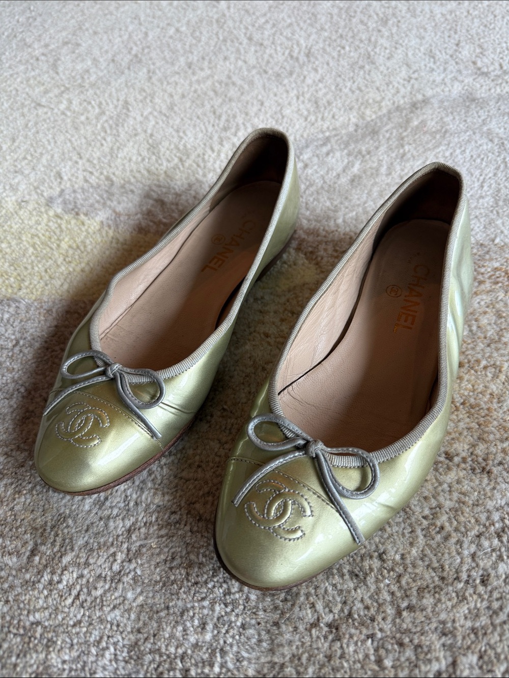 CHANEL Women’s 38 Metallic Light Green Ballet Flats with CC Logo
